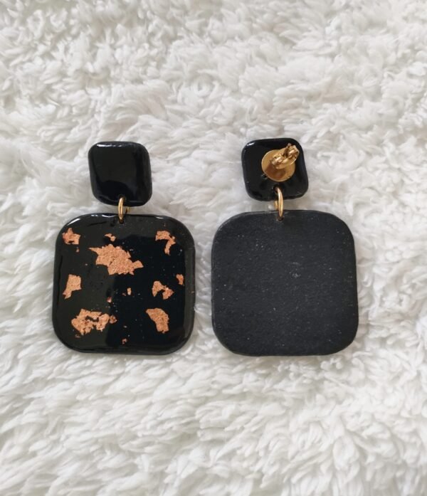 Boucles d'oreilles noires cuivrées