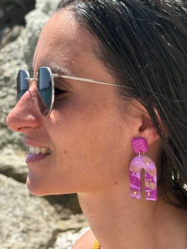 Boucles d'oreilles marbrées violettes