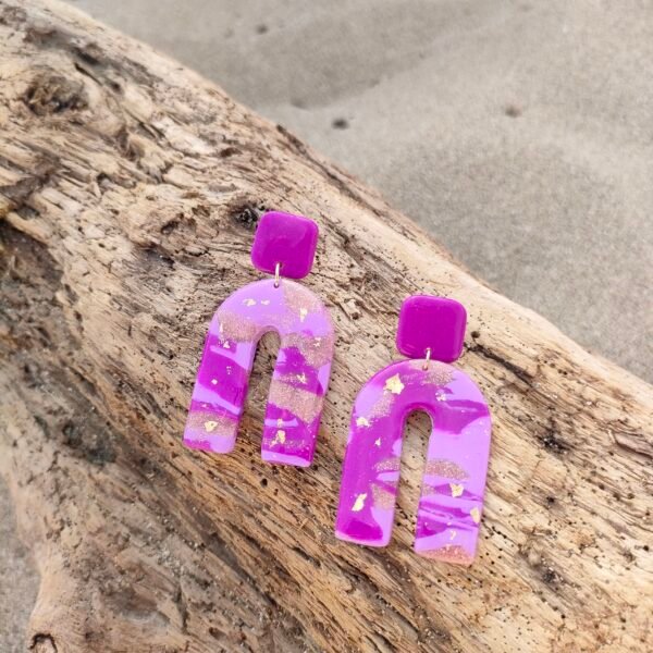 Boucles d'oreilles marbrées violettes