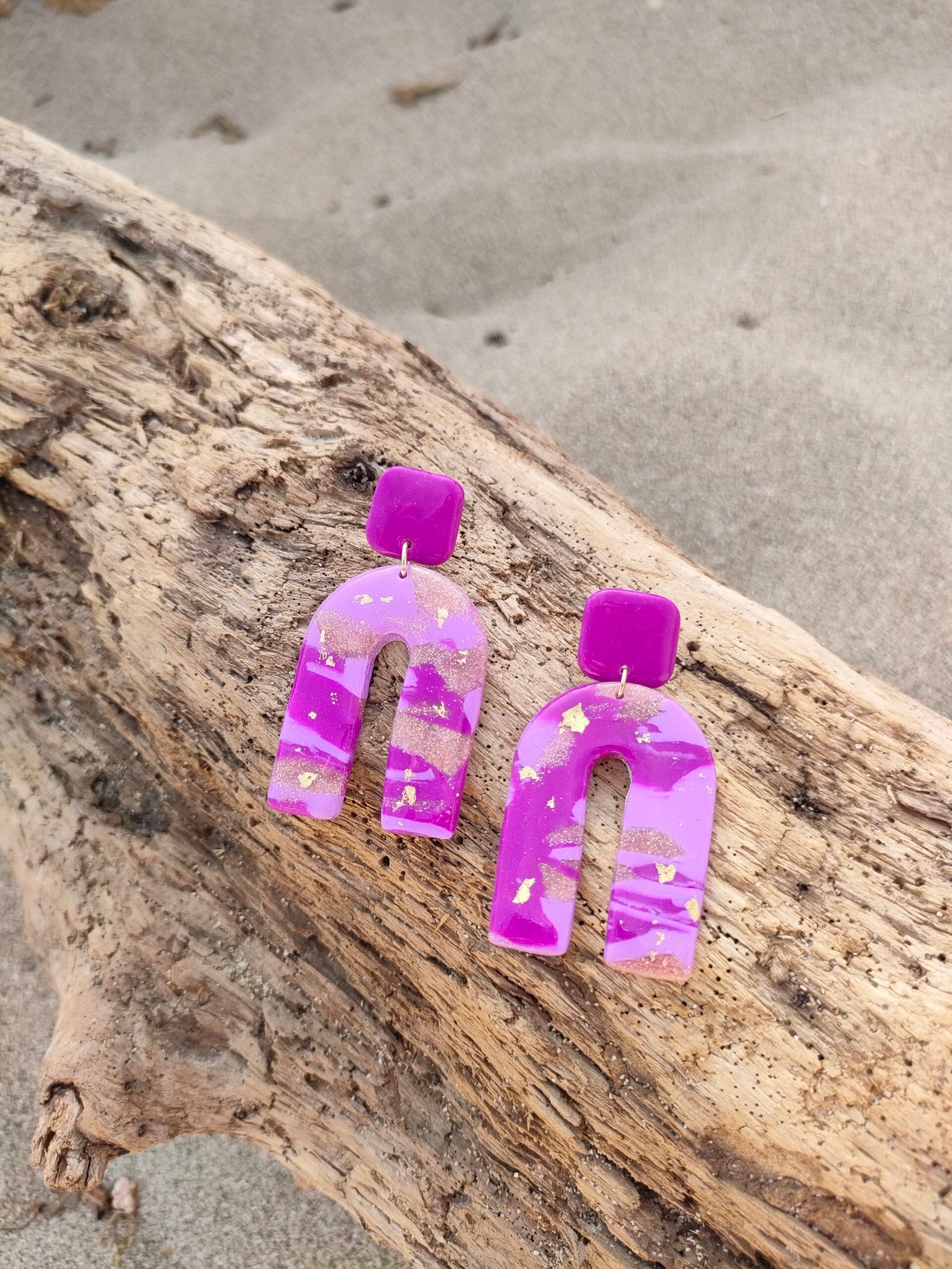 Boucles d'oreilles marbrées violettes