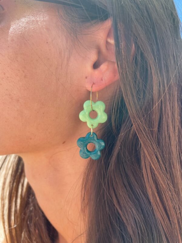 Boucles d'oreilles doubles fleurs vertes