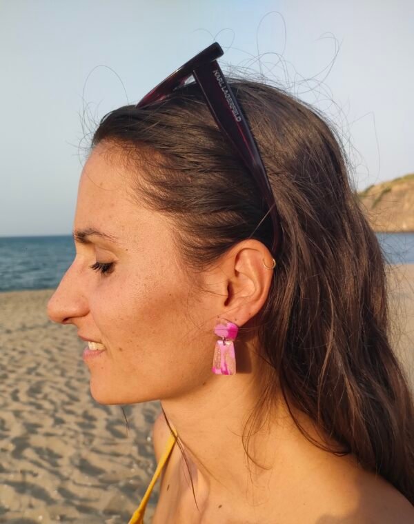 Oplus_131104 Boucles d'oreilles marbrées violettes