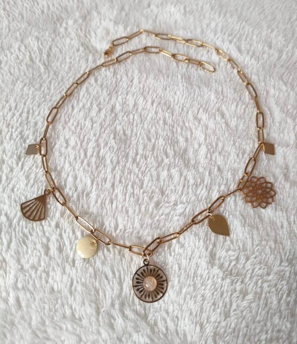 Collier doré breloques soleil rose